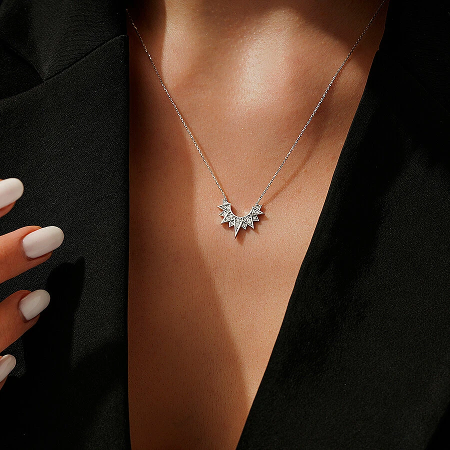 0.13 Karat Pırlanta Üçgen Detaylı Trend Kolye - 3