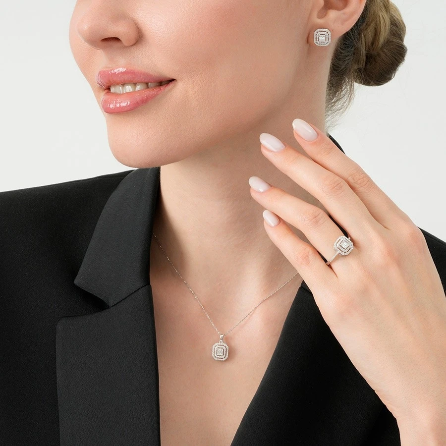 0.23 Karat Pırlanta Baget Kolye - 4