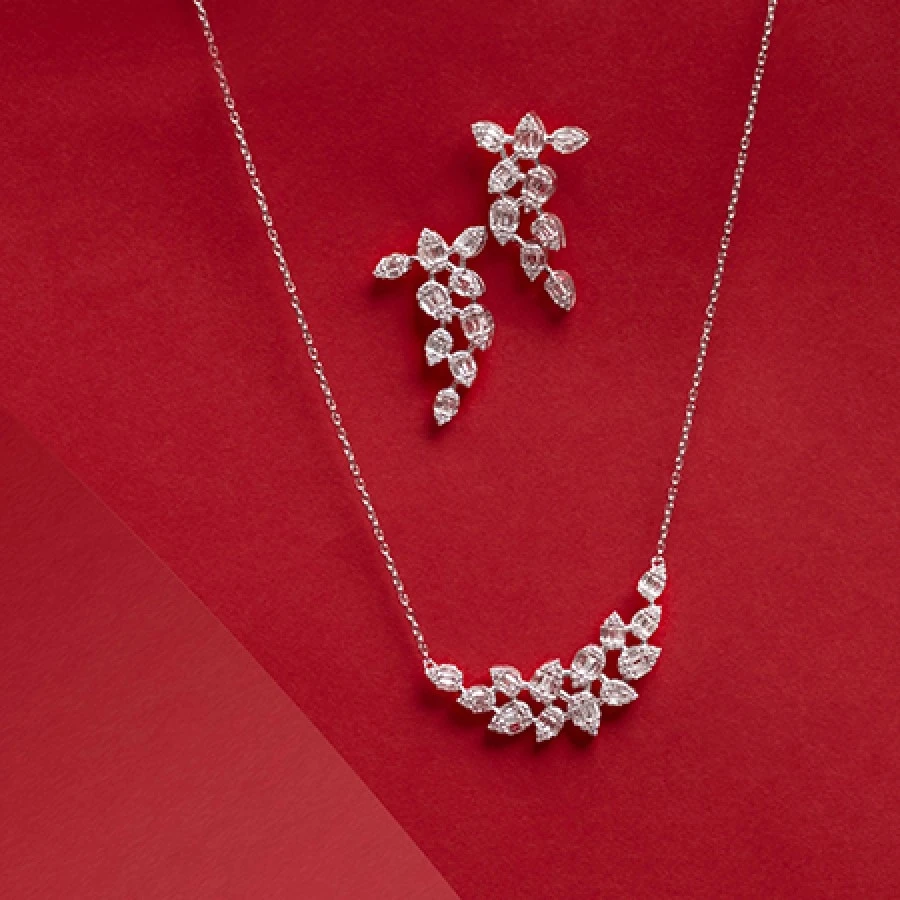 0.65 Karat Pırlanta Baget Kolye - 3