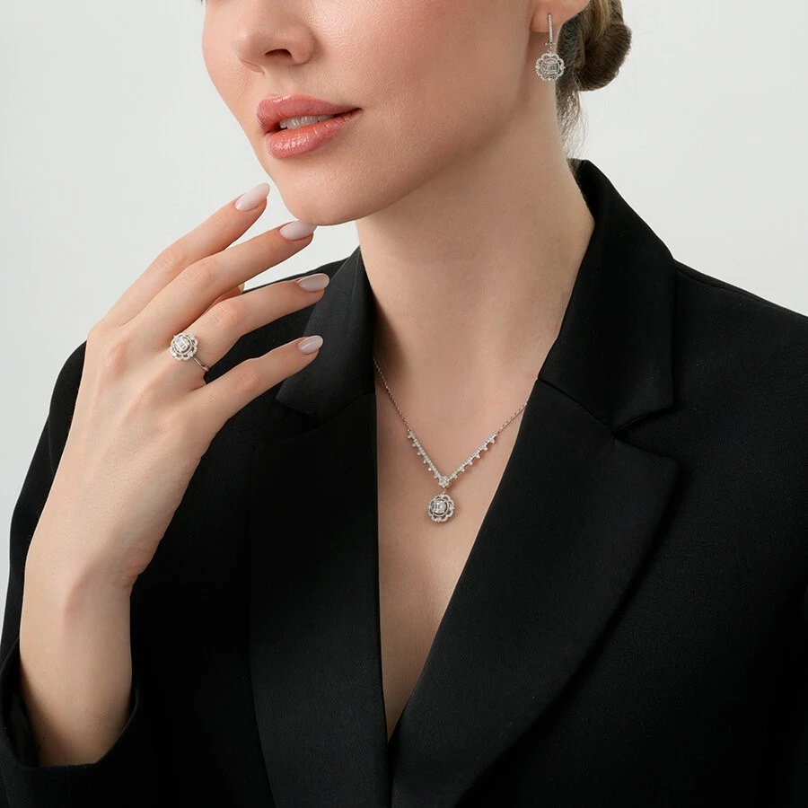 0.75 Karat Pırlanta Baget Küpe - 4