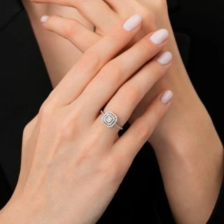 0.28 Karat Pırlanta Baget Yüzük - 3