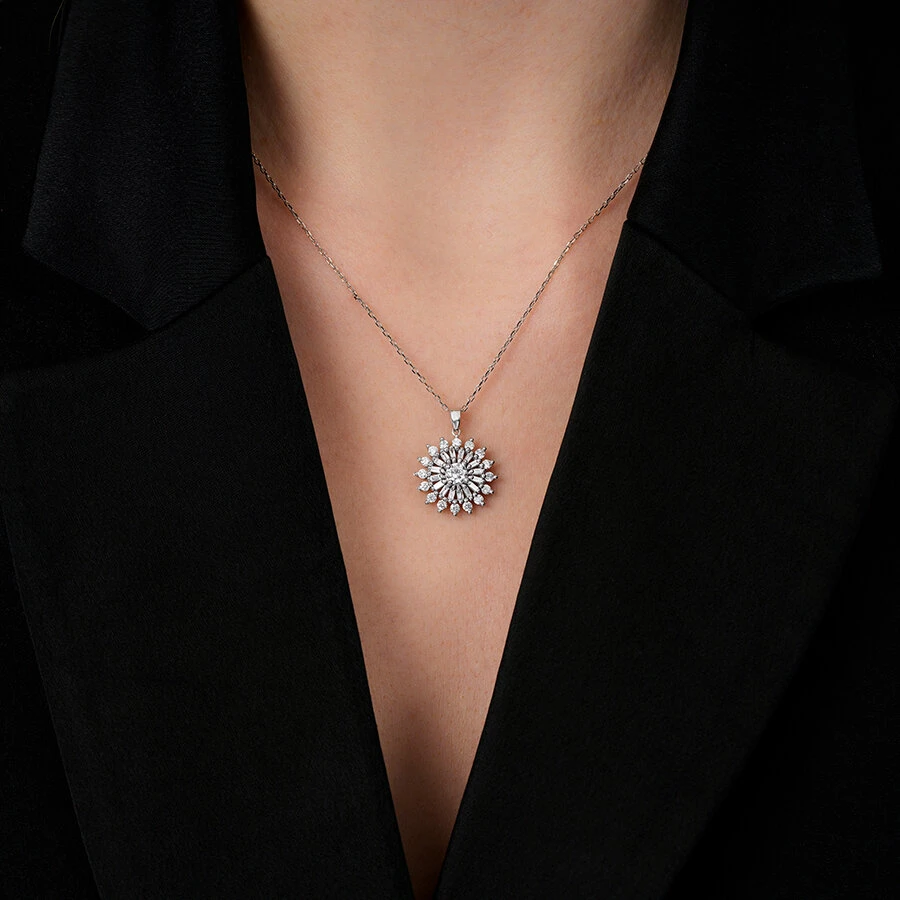 0.97 Karat Pırlanta Baget Güneş Kolye - 3