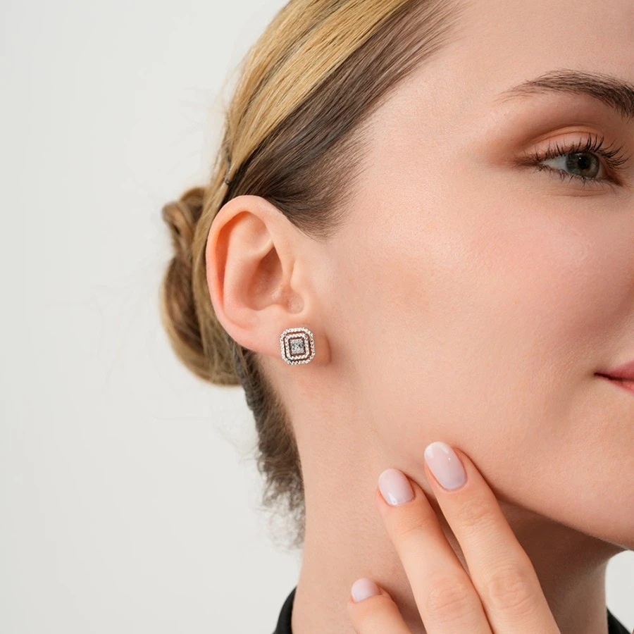 0.14 Karat Pırlanta Baget Küpe - 3