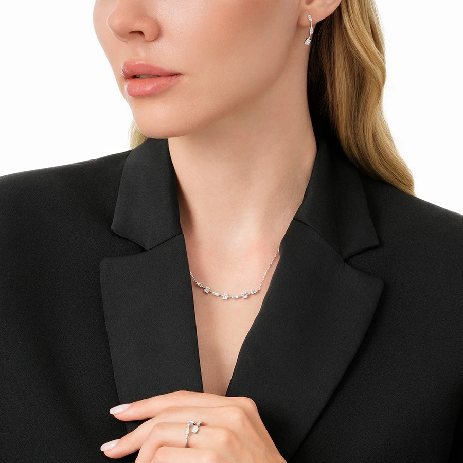 0.21 Karat Pırlanta Baget Küpe - 4