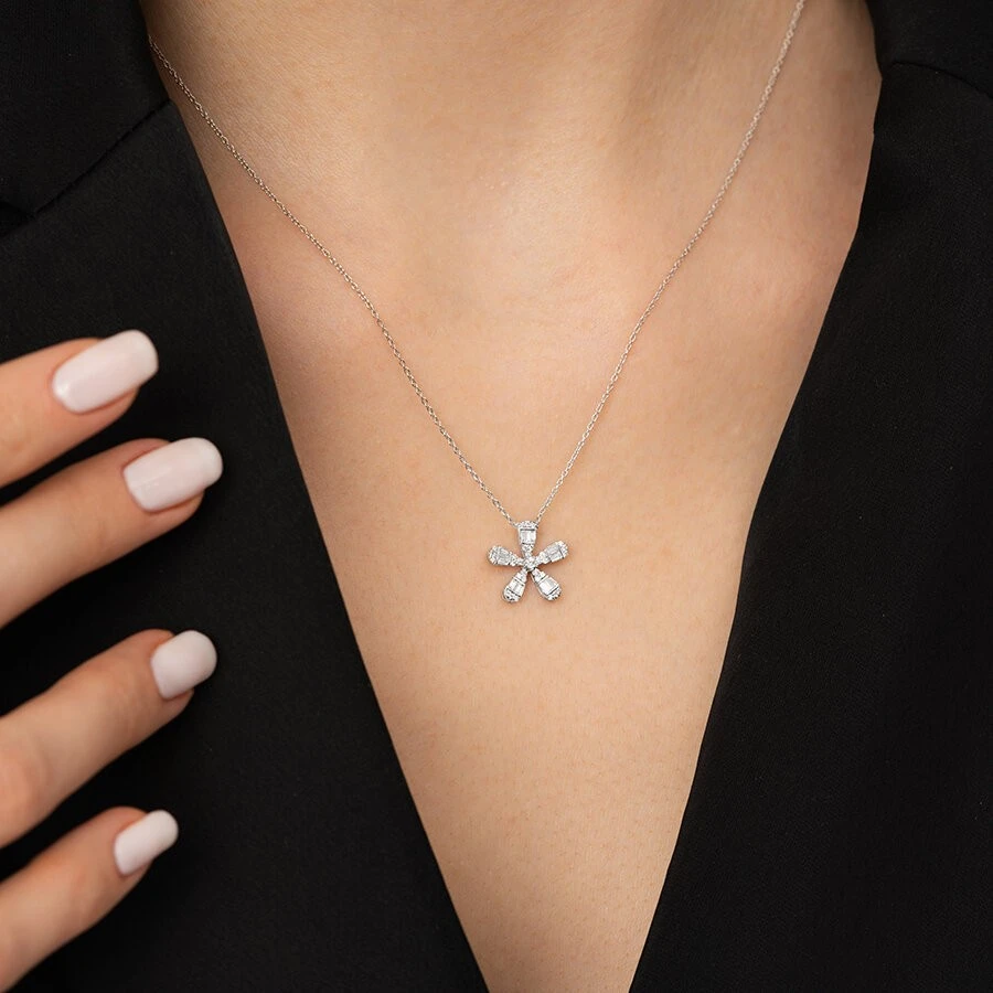 0.23 Karat Pırlanta Baget Çiçek Kolye - 4