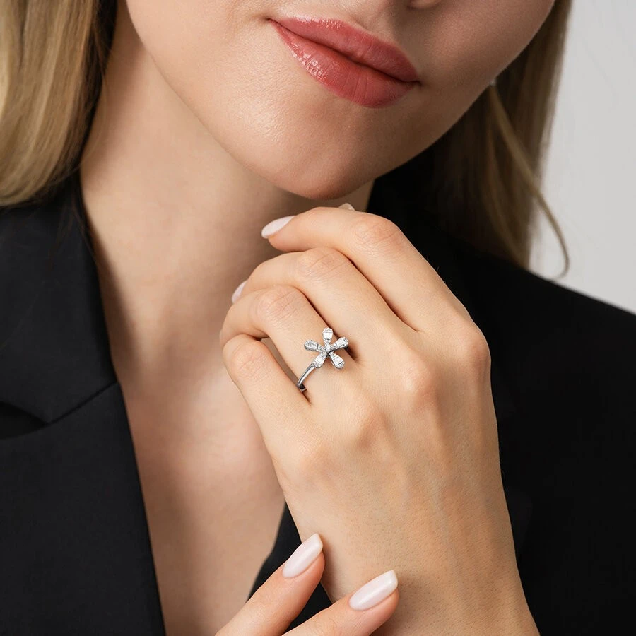 0.23 Karat Pırlanta Baget Çiçek Yüzük - 3