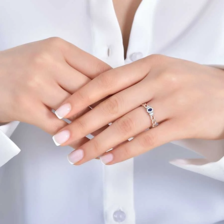 0.28 Karat Pırlanta Baget Safir Yüzük - 3