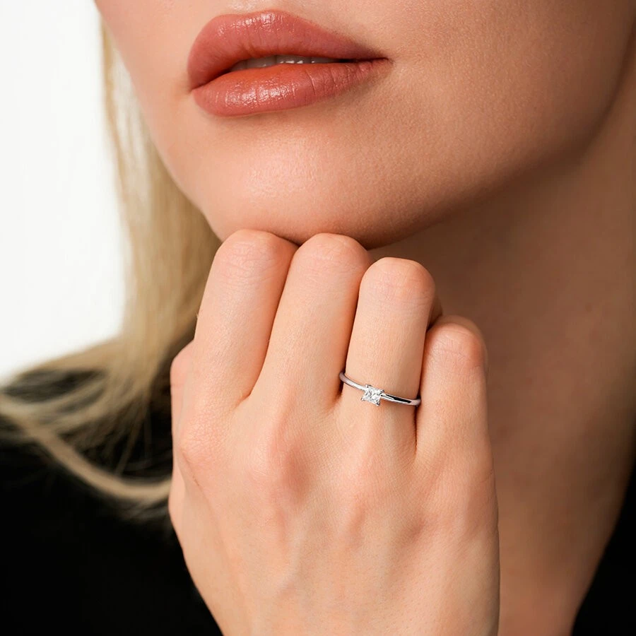 0.30 Karat Pırlanta Prenses Tektaş Yüzük - 3