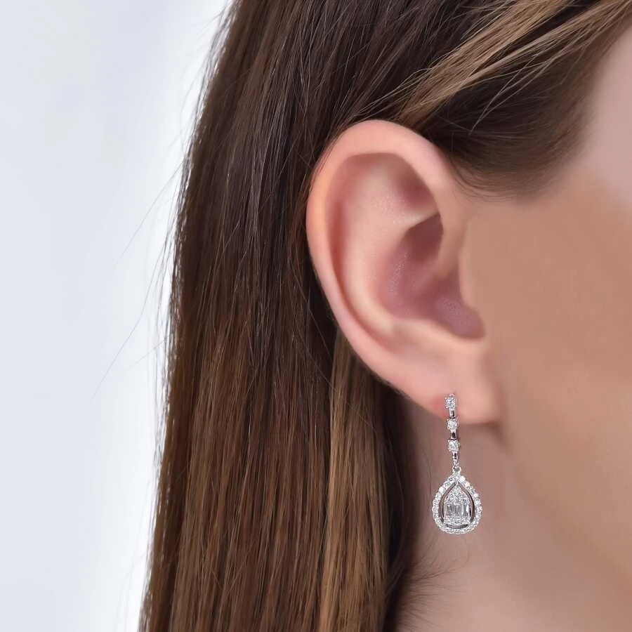 0.37 Karat Pırlanta Baget Damla Küpe - 3