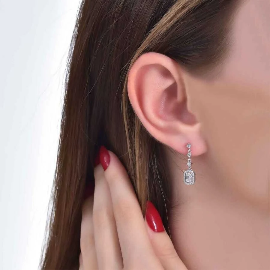 0.46 Karat Pırlanta Baget Küpe - 3