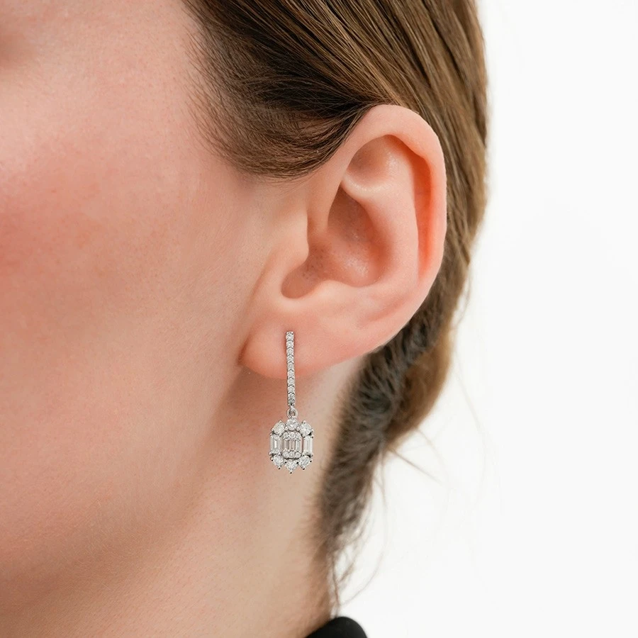 1.18 Karat Pırlanta Baget Küpe - 3